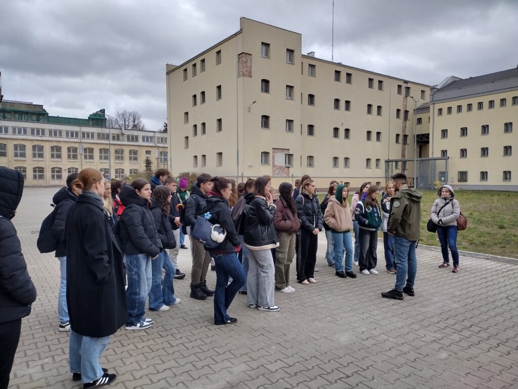 Projekt ,, Łączka i inne miejsca poszukiwań „